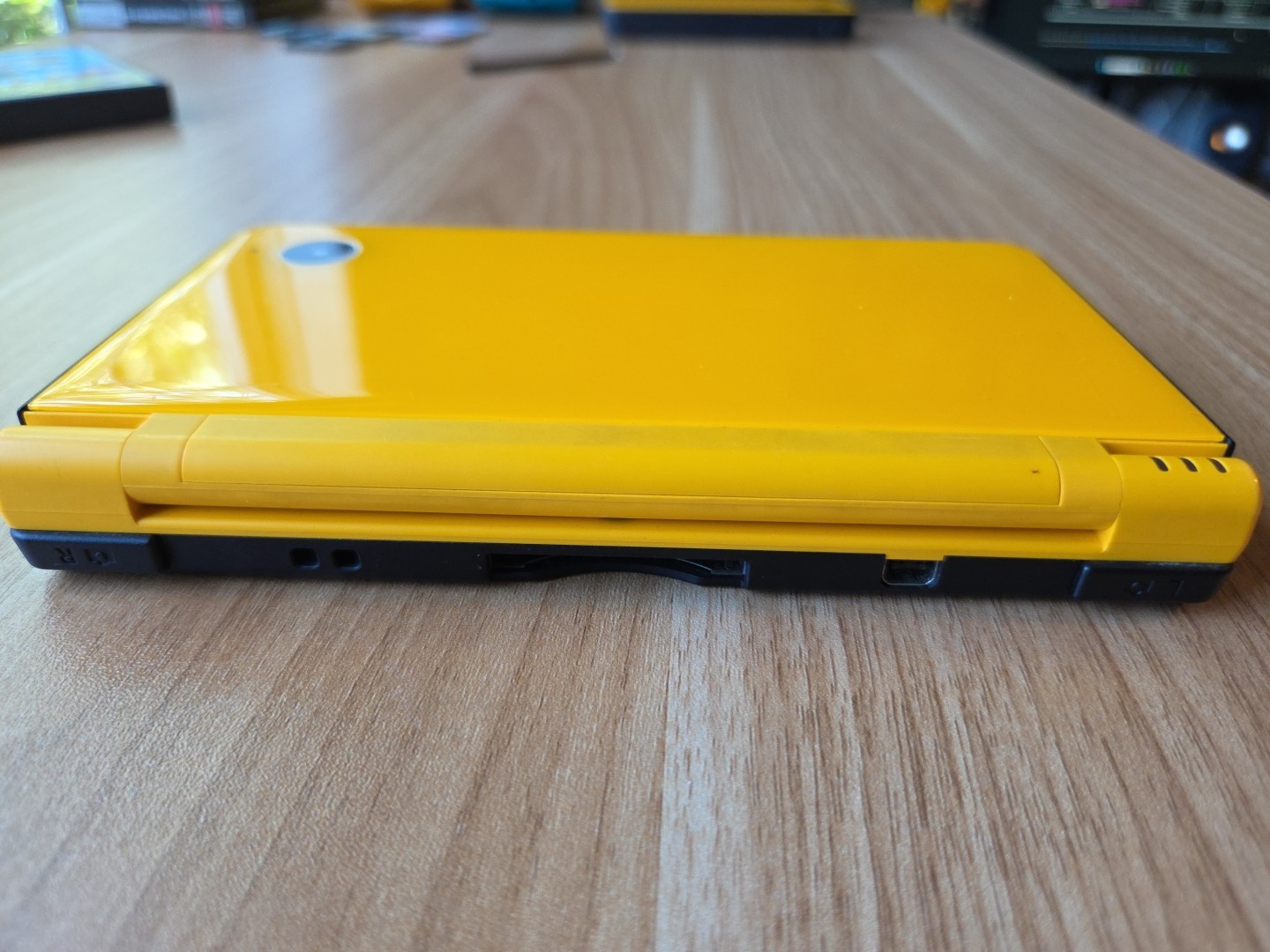 Nintendo DSi LL XL Yellow Console Japan W/charger US SELLER