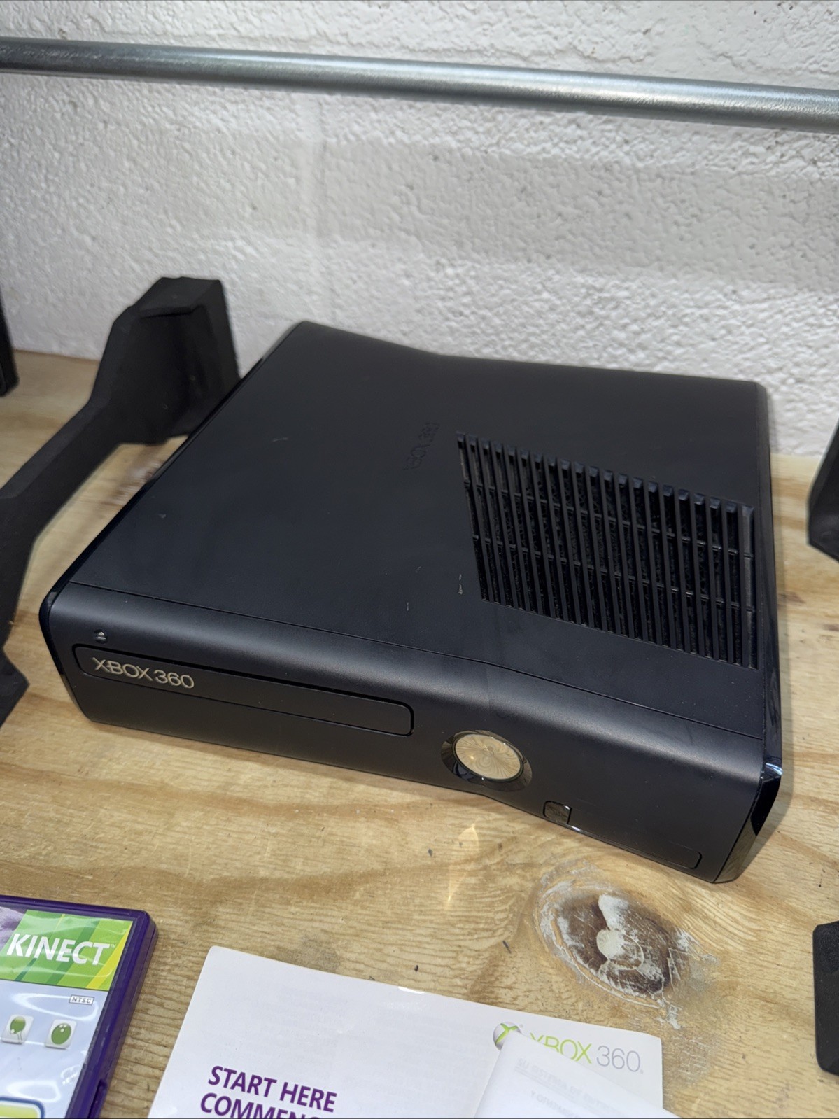 Microsoft Xbox 360 S Gaming Console and Kinect – Black LOOK! ⭐️
