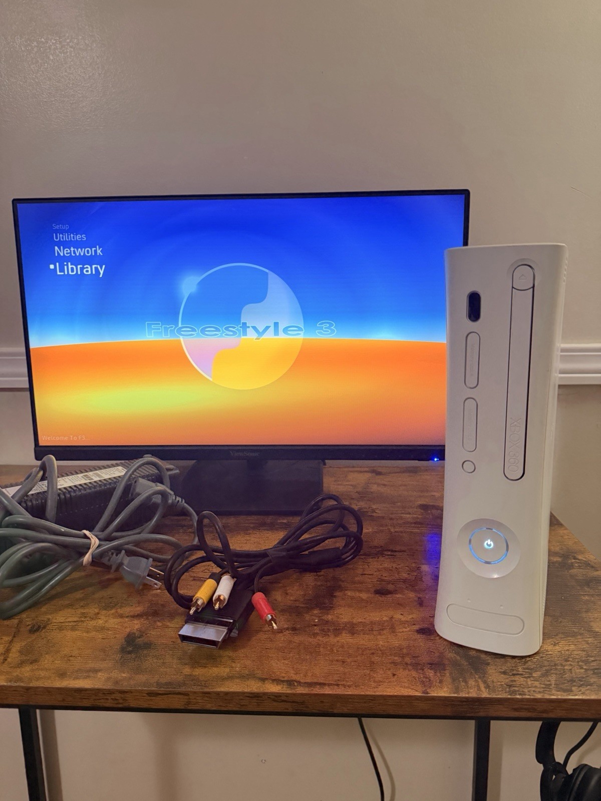FALCON Xbox 360 128GB with all white ROL. Controller, AV, and PSU included!