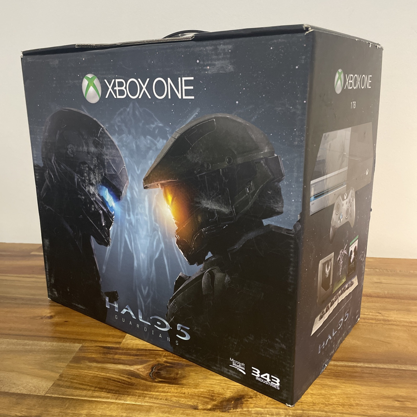 Microsoft Xbox One Halo 5: Guardians Limited Edition 1TB. Complete w/ Game