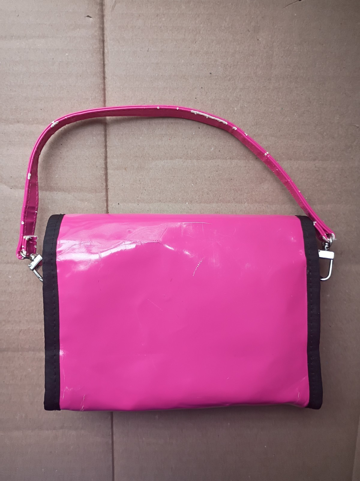 Used Nintendo DS-Hello Kitty carrying Bag,& Game Complete