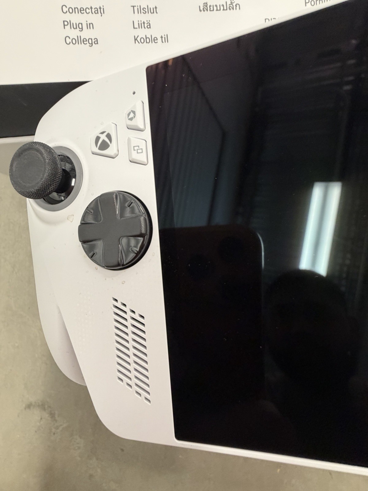 BARELY USED Asus ROG Xbox Ally Handheld Console White 512GB – Excellent!!