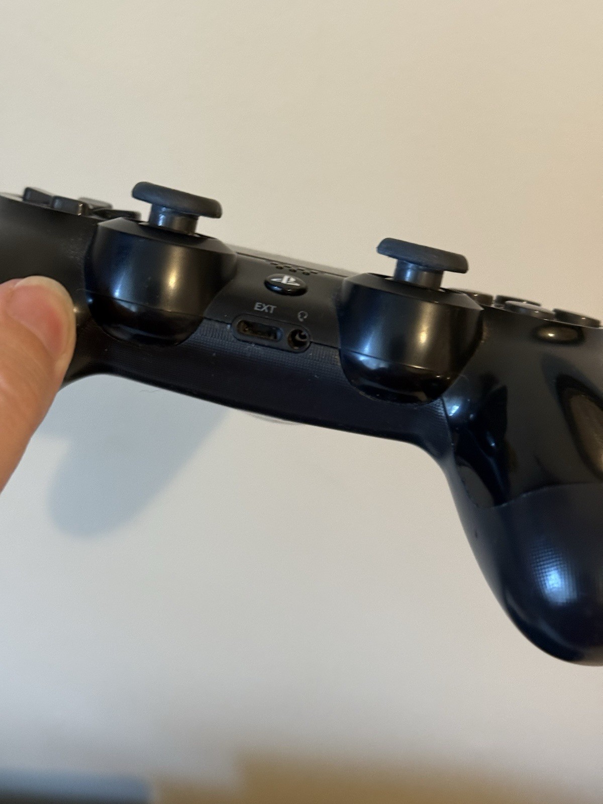 Sony PlayStation 4 500GB Game Console CUH-1215A Black W/ 2 Controllers Tested