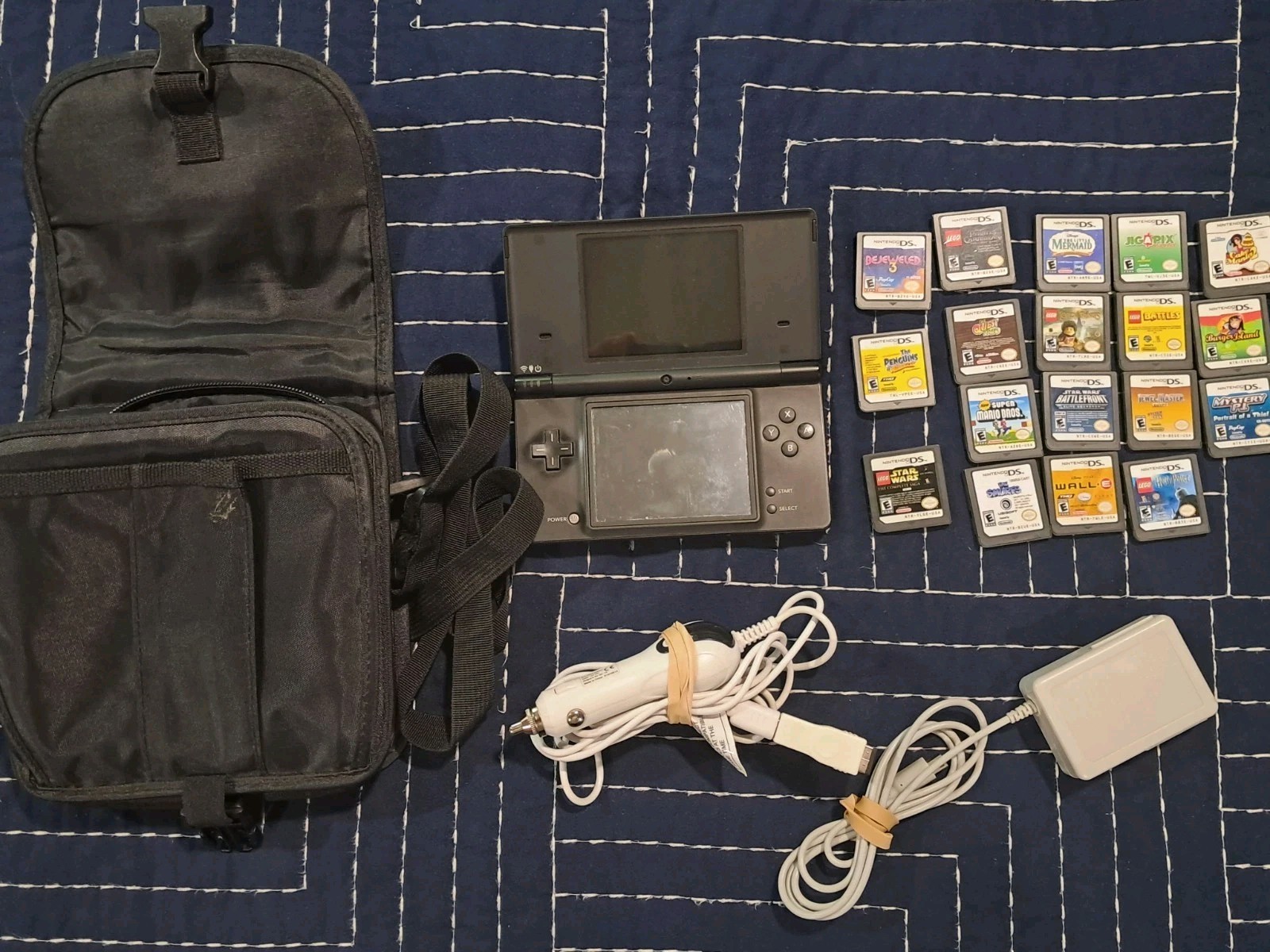 Nintendo DSi Black + 18 DS Games Bundle Mario LEGO Star Wars Charger Case Stylus