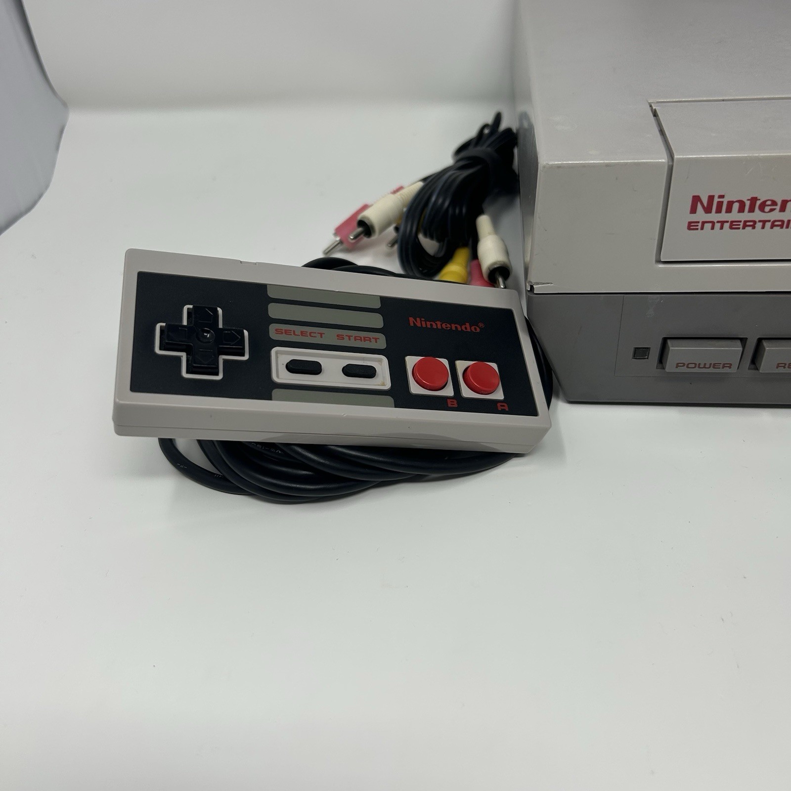 Nintendo NES Console Bundle NEW 72 Pin 1 Controllers Castlevania