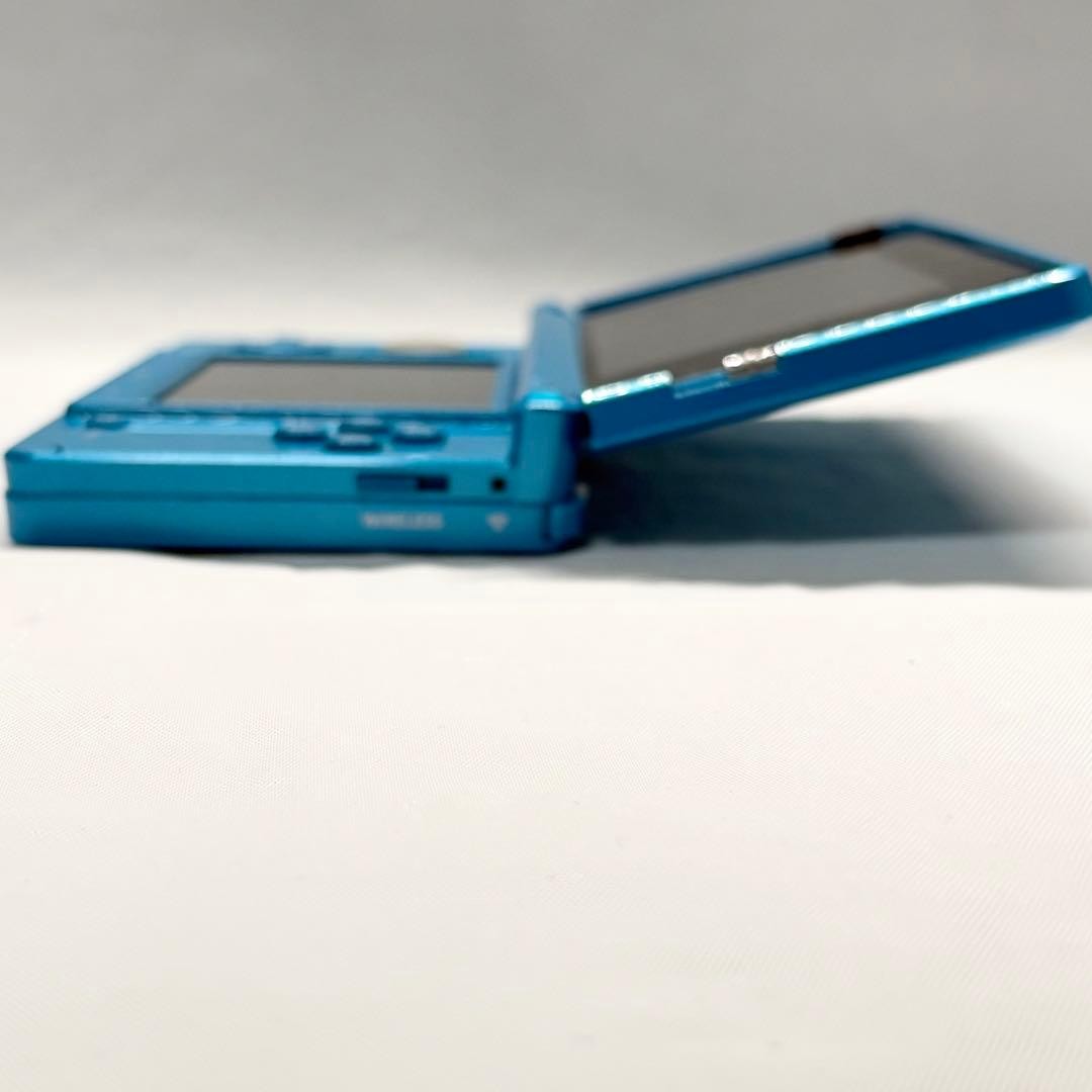 LCD in excellent condition Nintendo 3DS Light Blue genuine charger confirmed to