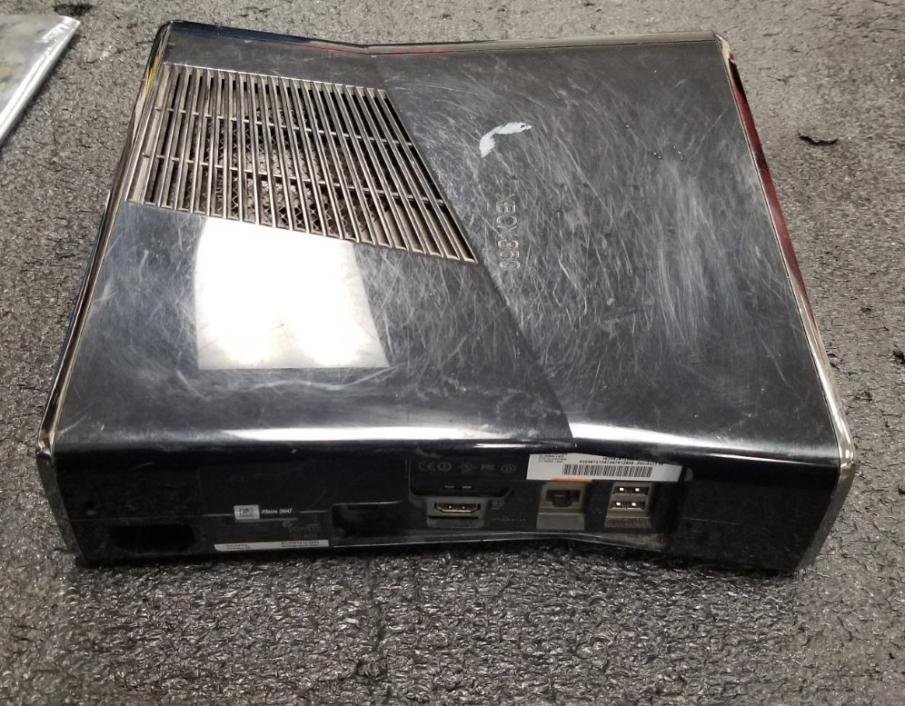 Microsoft Xbox 360 S Console : 1439 : 250GB Hard Drive : Tested & Works