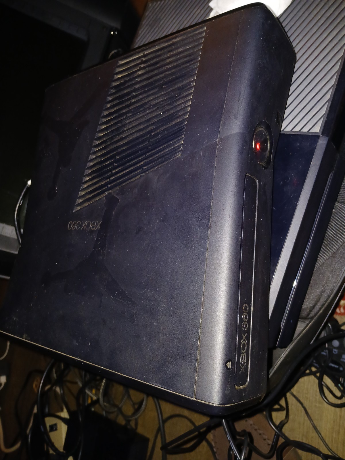 Xbox 360 S Console [Model 1439] Console Only – For Parts, Red Light – NO HD