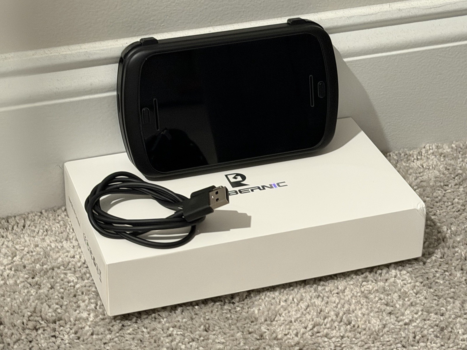 ANBERNIC RG Slide Android13 Handheld Game Console 4.7″ + Screen Prot – Excellent