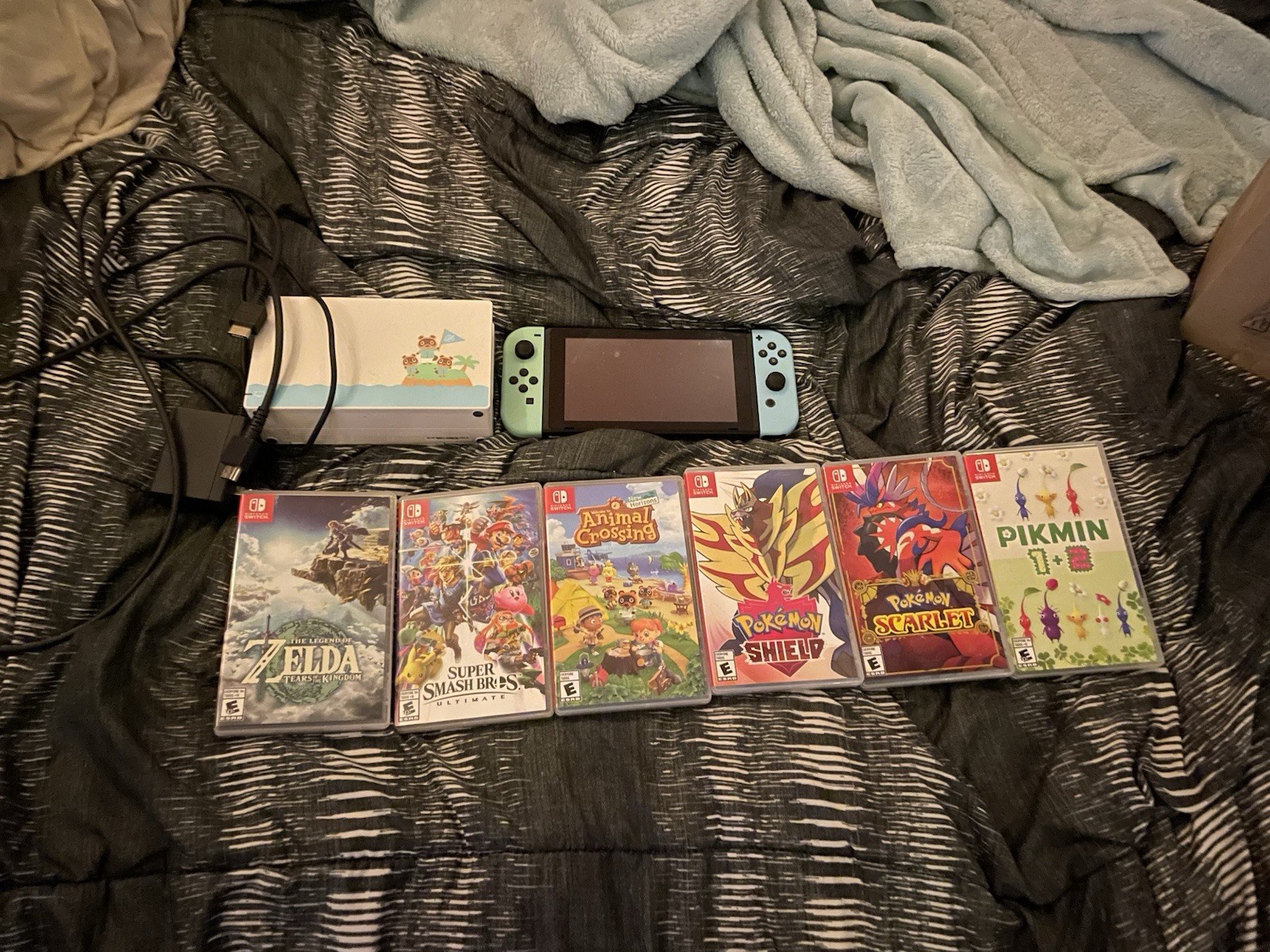 Animal Crossing Nintendo Switch Bundle 6 Games Case Dock Cables Lot Beginners