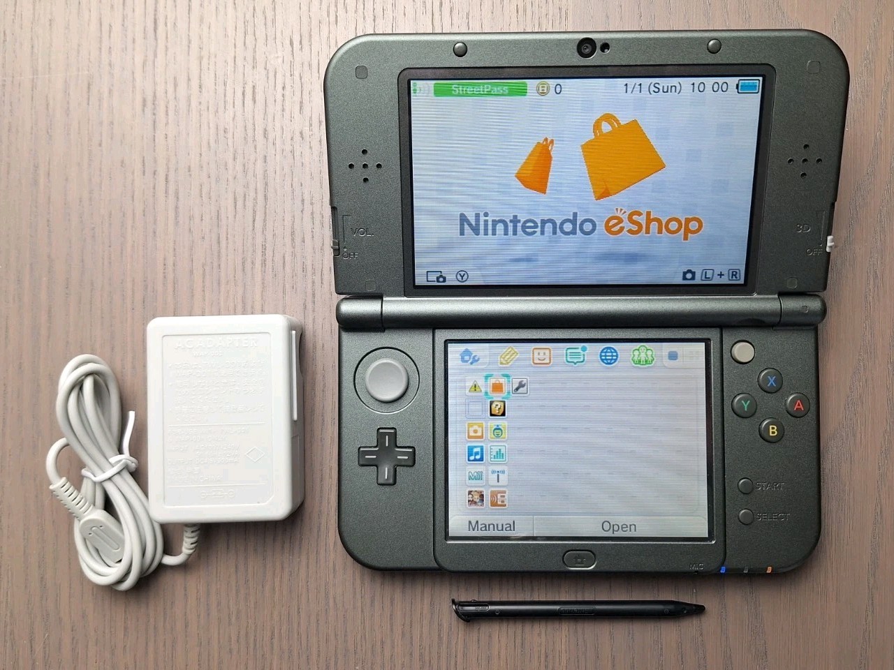 New Nintendo 3DS XL Metallic Black | Charger 32GB SD Card | REGION FREE TOP IPS