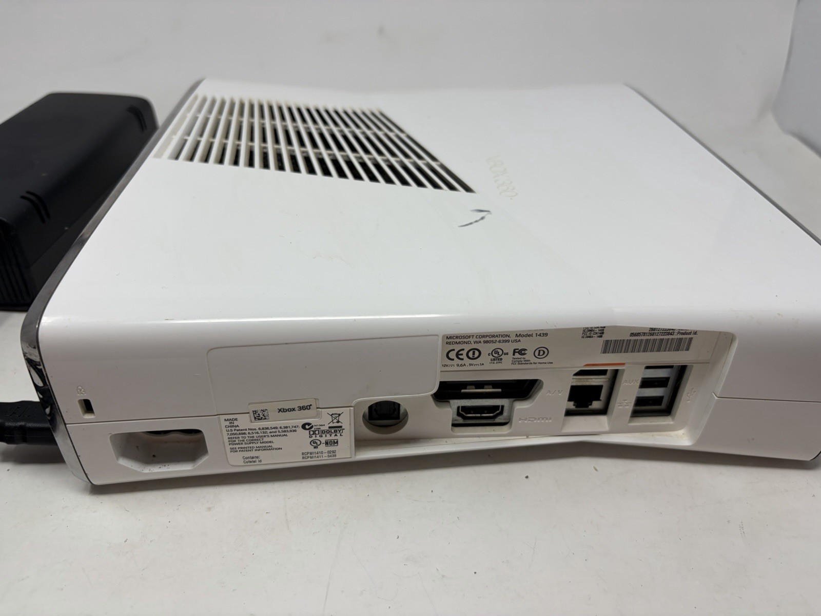 Xbox 360 Slim 250GB White Console With Controller HDMI and Power Cord Working