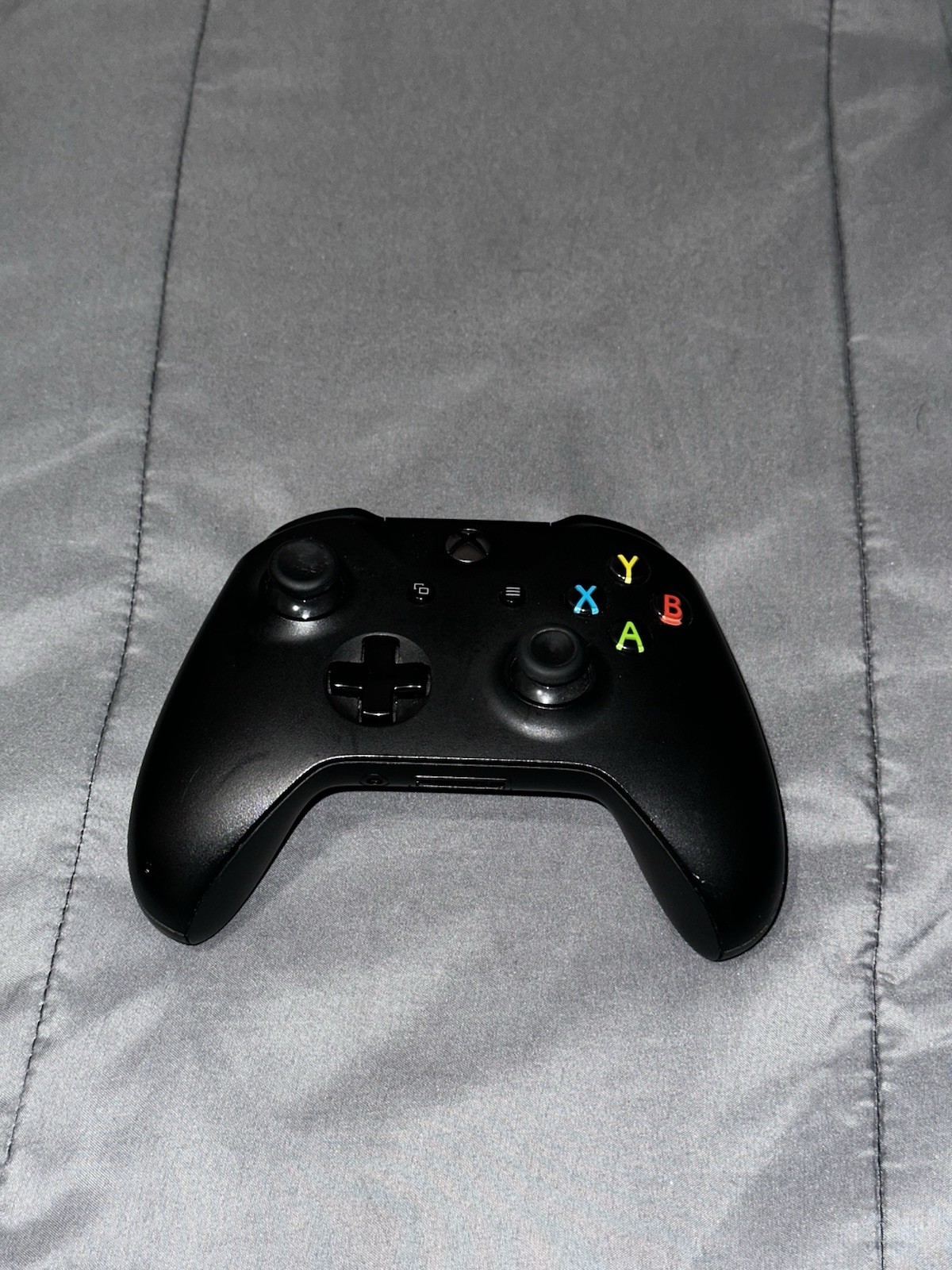 Xbox One S Storm Grey 500GB With Extra Black Controller And Expansion Card