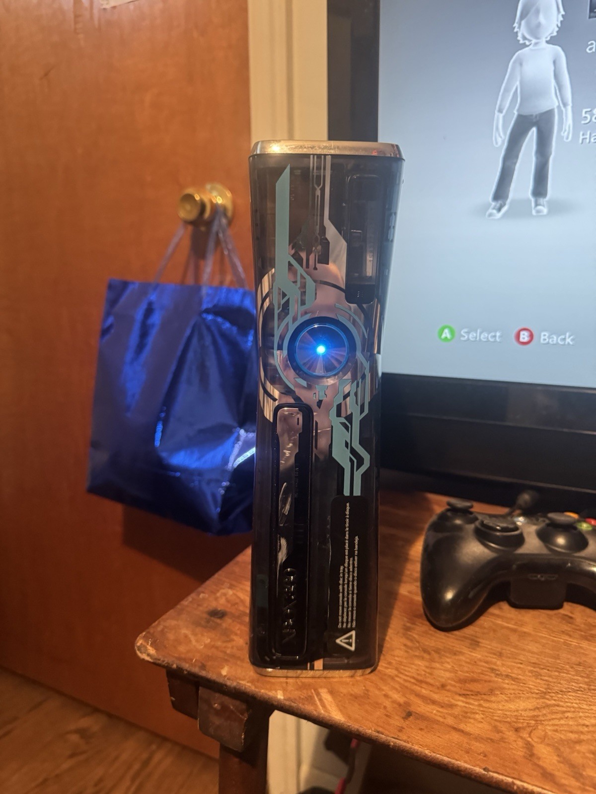 Microsoft Xbox 360 Console halo 4 addition 320GB HDMI Hard Drive w/ Controller