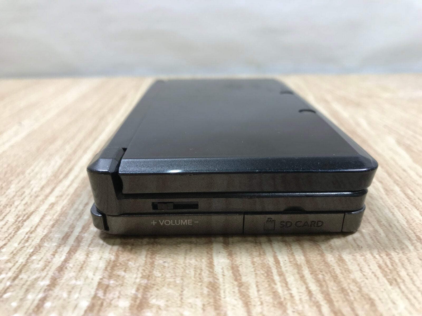 Nintendo 3DS Cosmo Black Console Nintendo Japan – With Defects LG9333