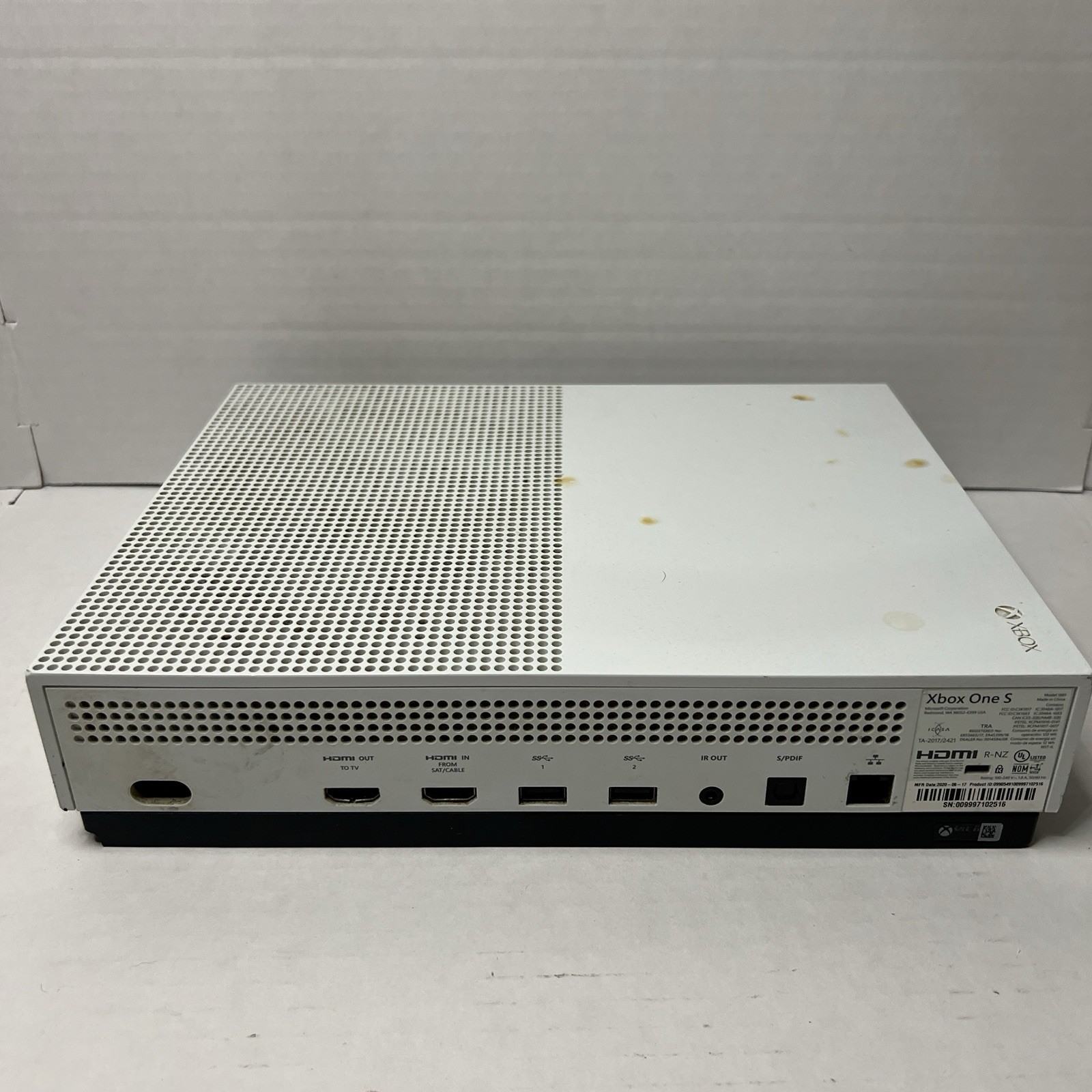 Microsoft Xbox One S 1681 Home Console White 500GB 4K UHD Wi-Fi, 2017 For Parts