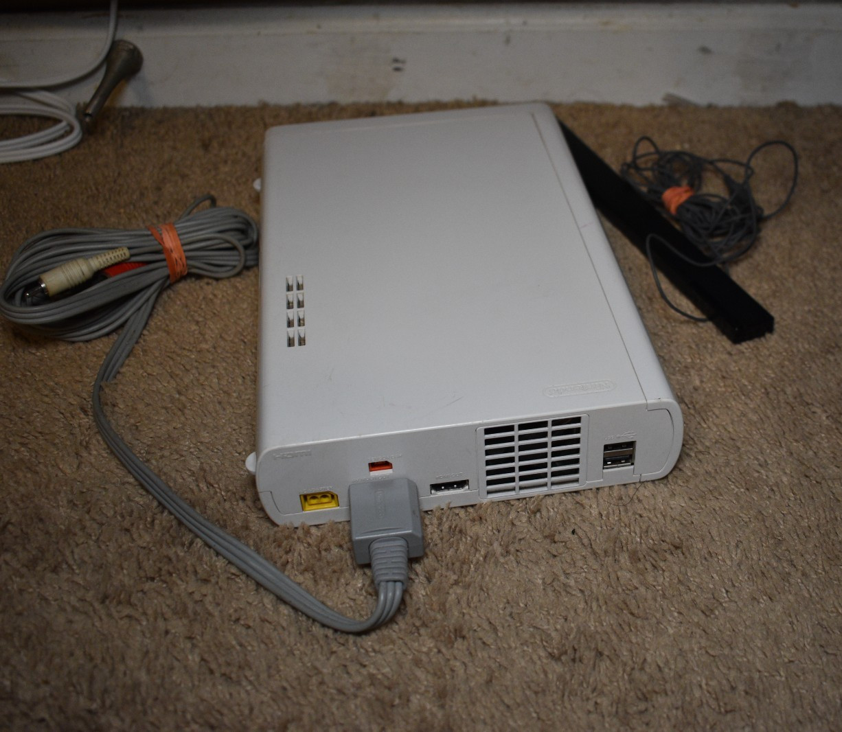 Nintendo Wii U WUP-001(02) 8GB White Console System Bundle Not Tested As-Is