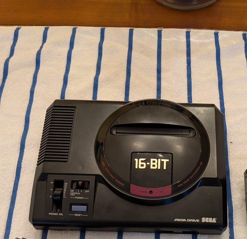 Sega Mega Drive VA0 NTSC-J in Working Condition With PSU And A/V