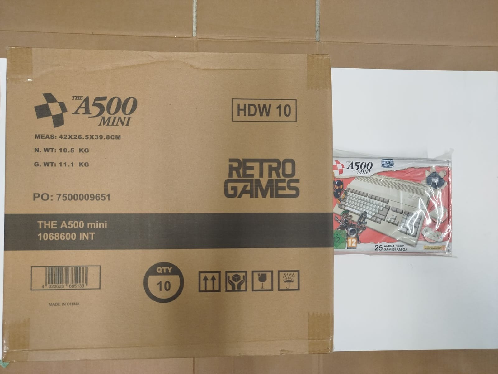The A500 Mini – Masterkon Original Shipping Box with 10 Consoles AMIGA SEALED