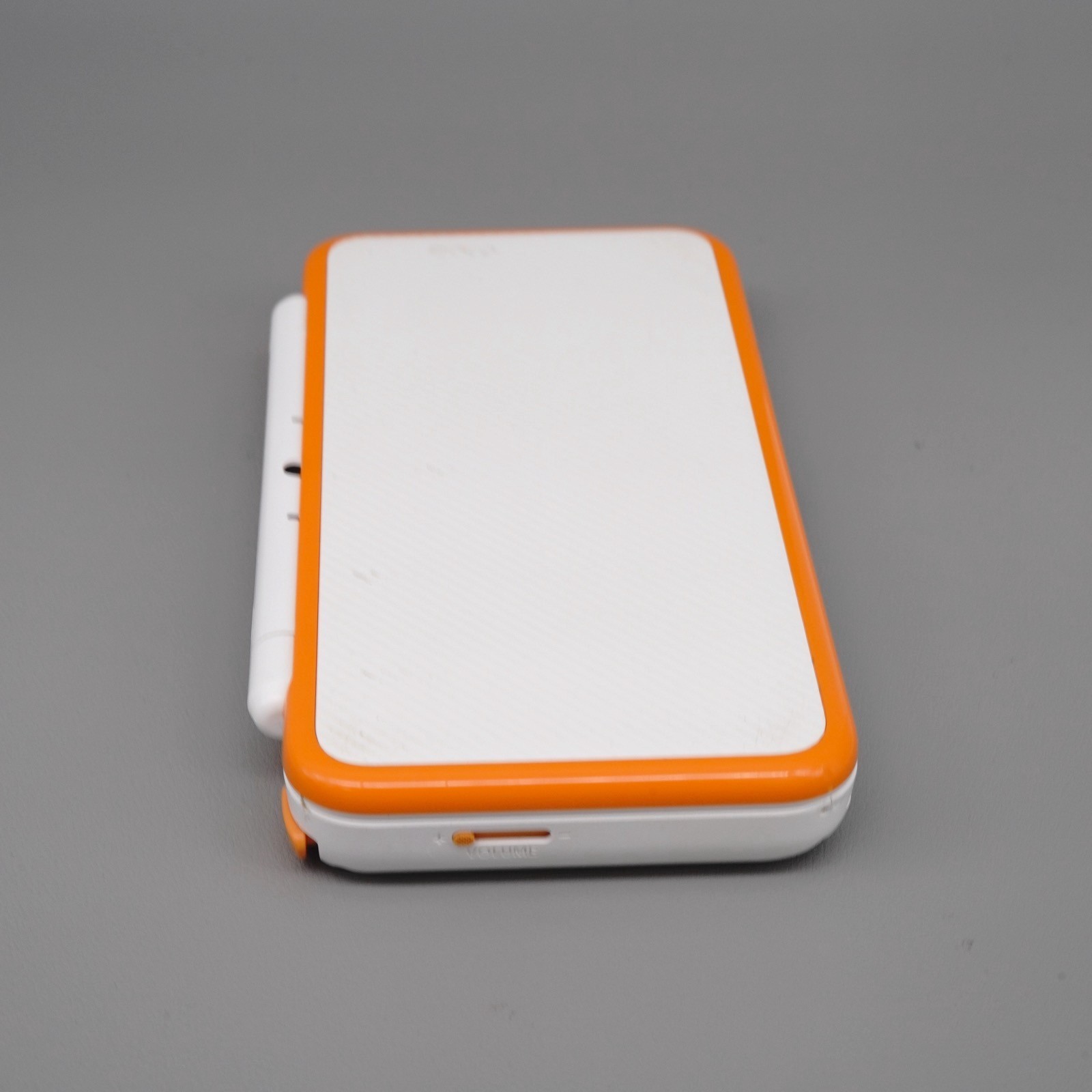 Nintendo «New» 2DS XL Console White & Orange w/ extras (USA)