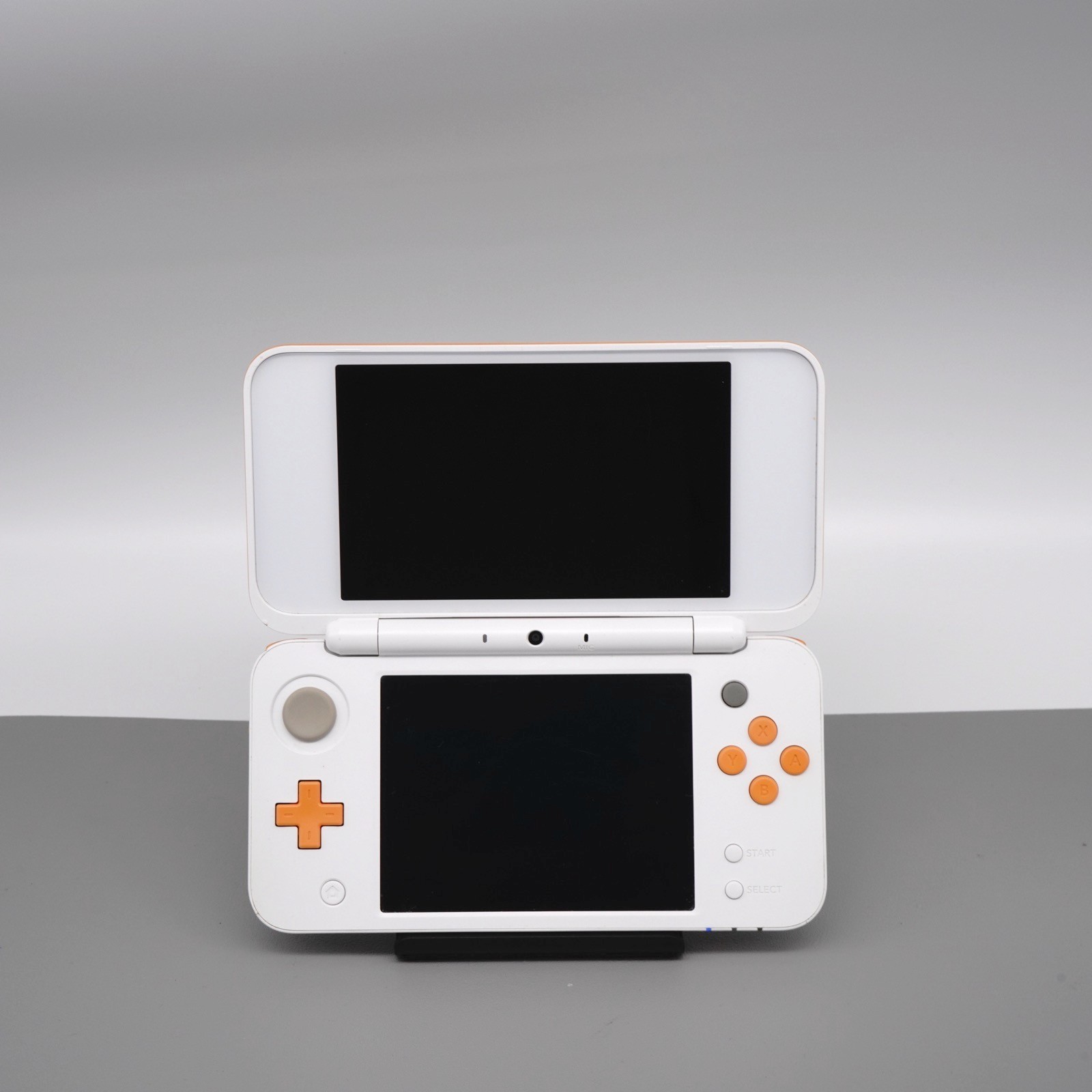 Nintendo «New» 2DS XL Console White & Orange w/ extras (USA)
