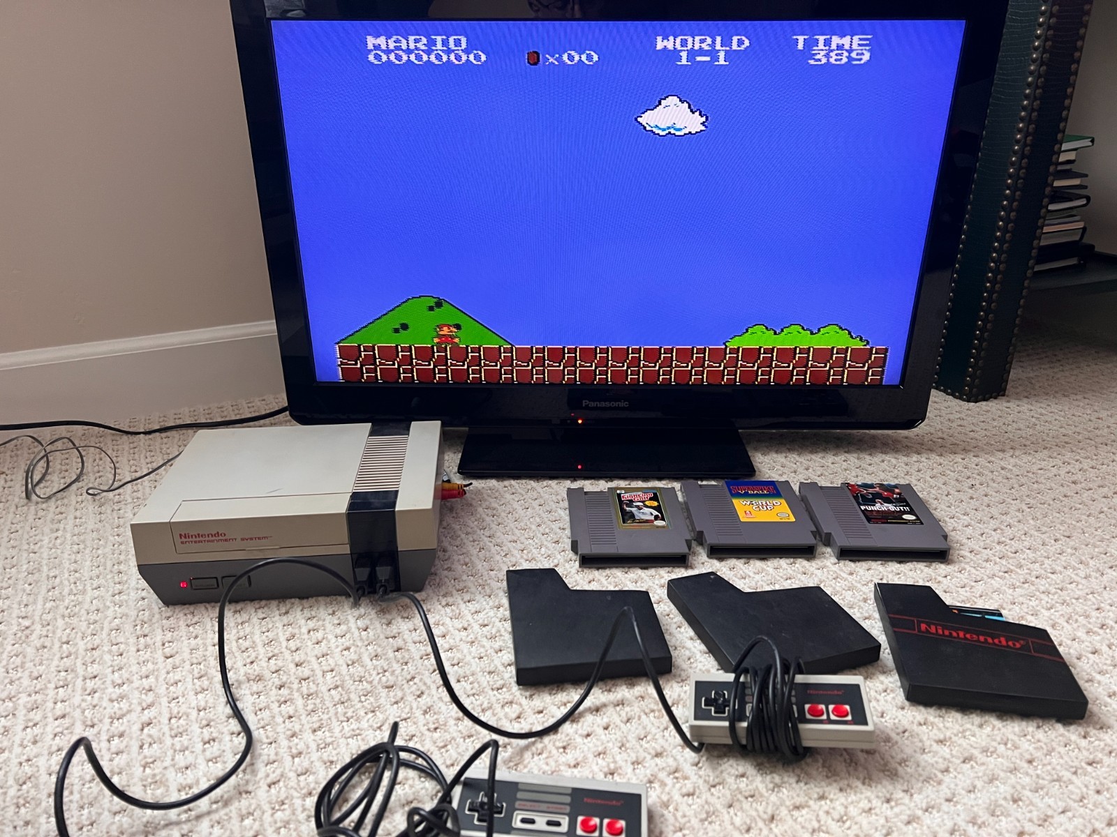 Original Nintendo NES Action Set Home Console plus 5 games – Works great!