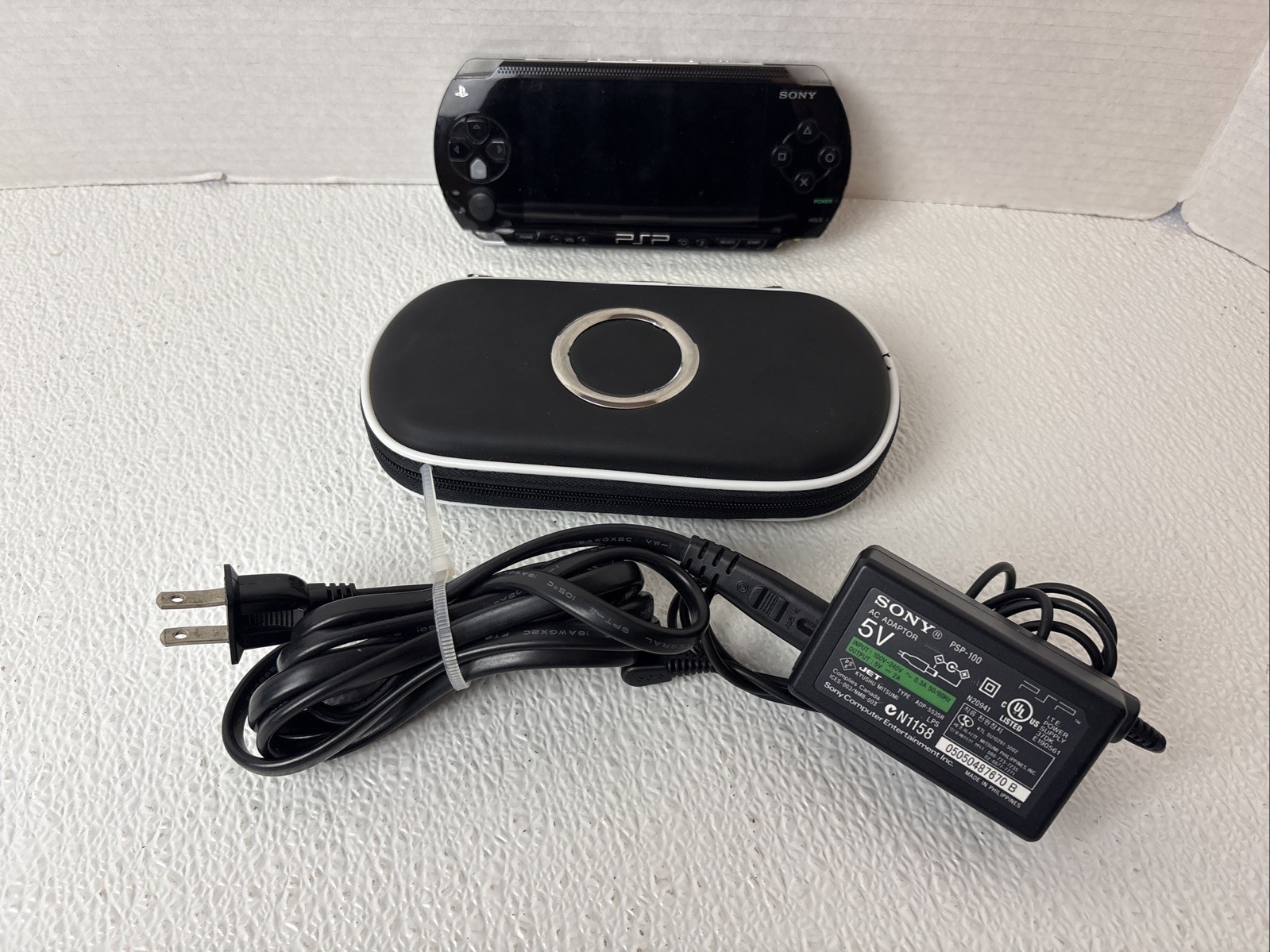 Sony PSP Console (PSP1001) w 32MB Stick Battery & OEM Charger Tested
