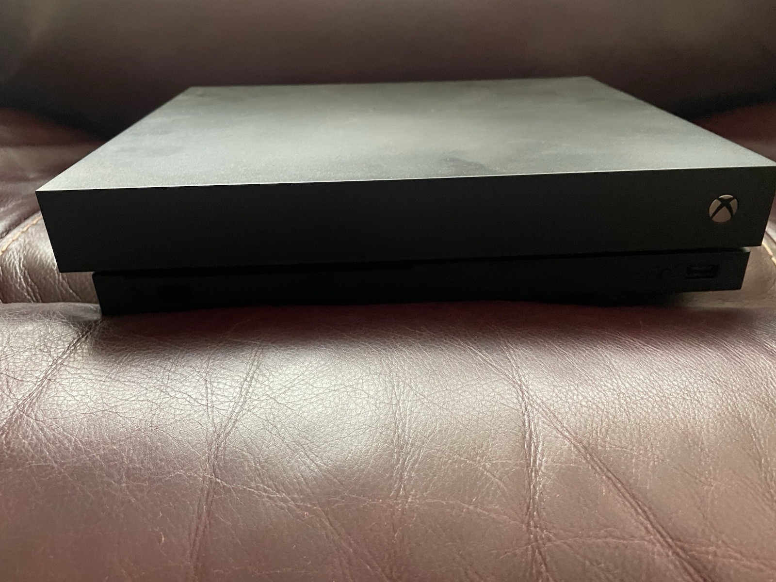 Xbox One X 1TB Star Wars Jedi: Fallen Order Deluxe Edition Console Bundle
