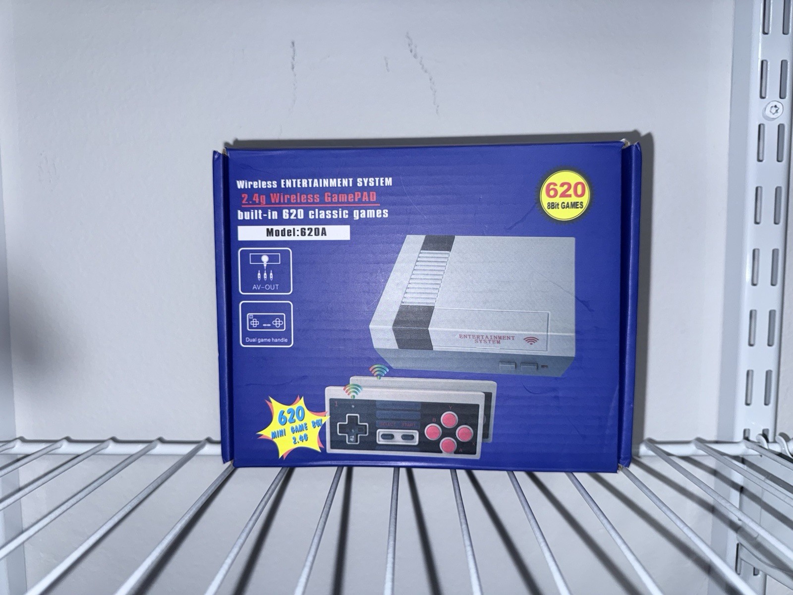 Retro Wireless Entertainment System – 620 Built-In Games Brand new in box.