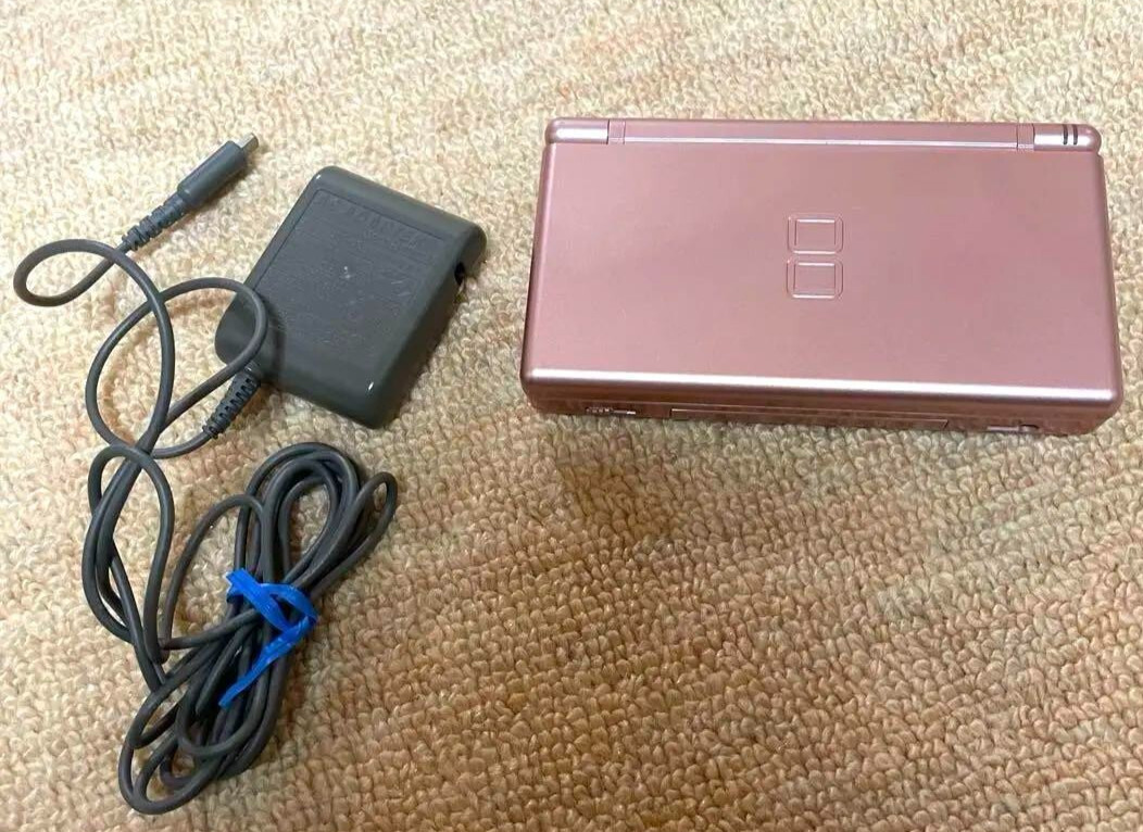Nintendo DS Lite – Metallic rose Handheld Console with Charger