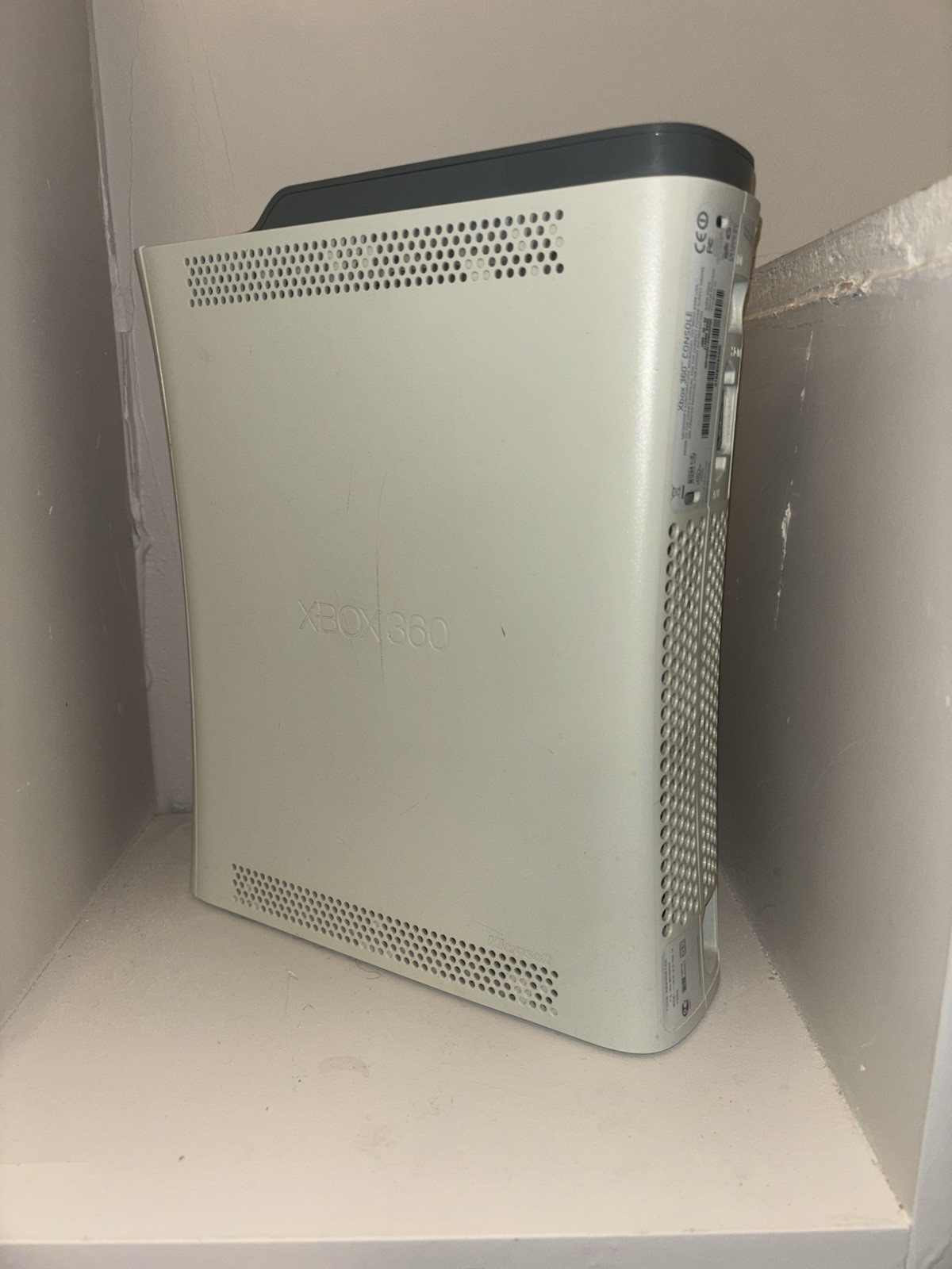 Microsoft Xbox 360 Pro 60GB Console – Matte White