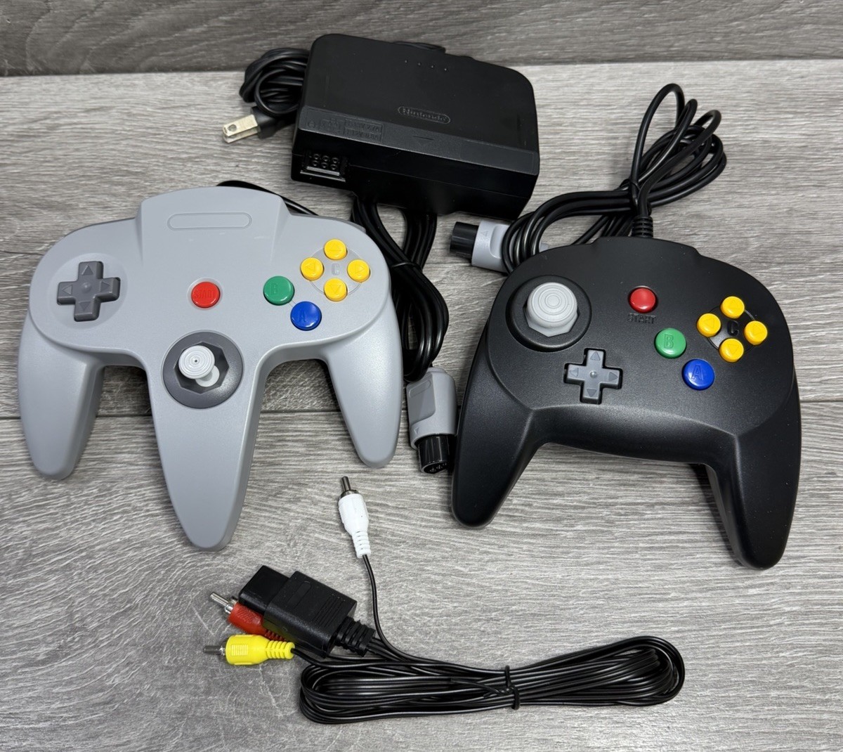 WWE WWF WCW WRESTLING BUNDLE Nintendo 64 N64 Console 2 Cons Cords N Memory Lot