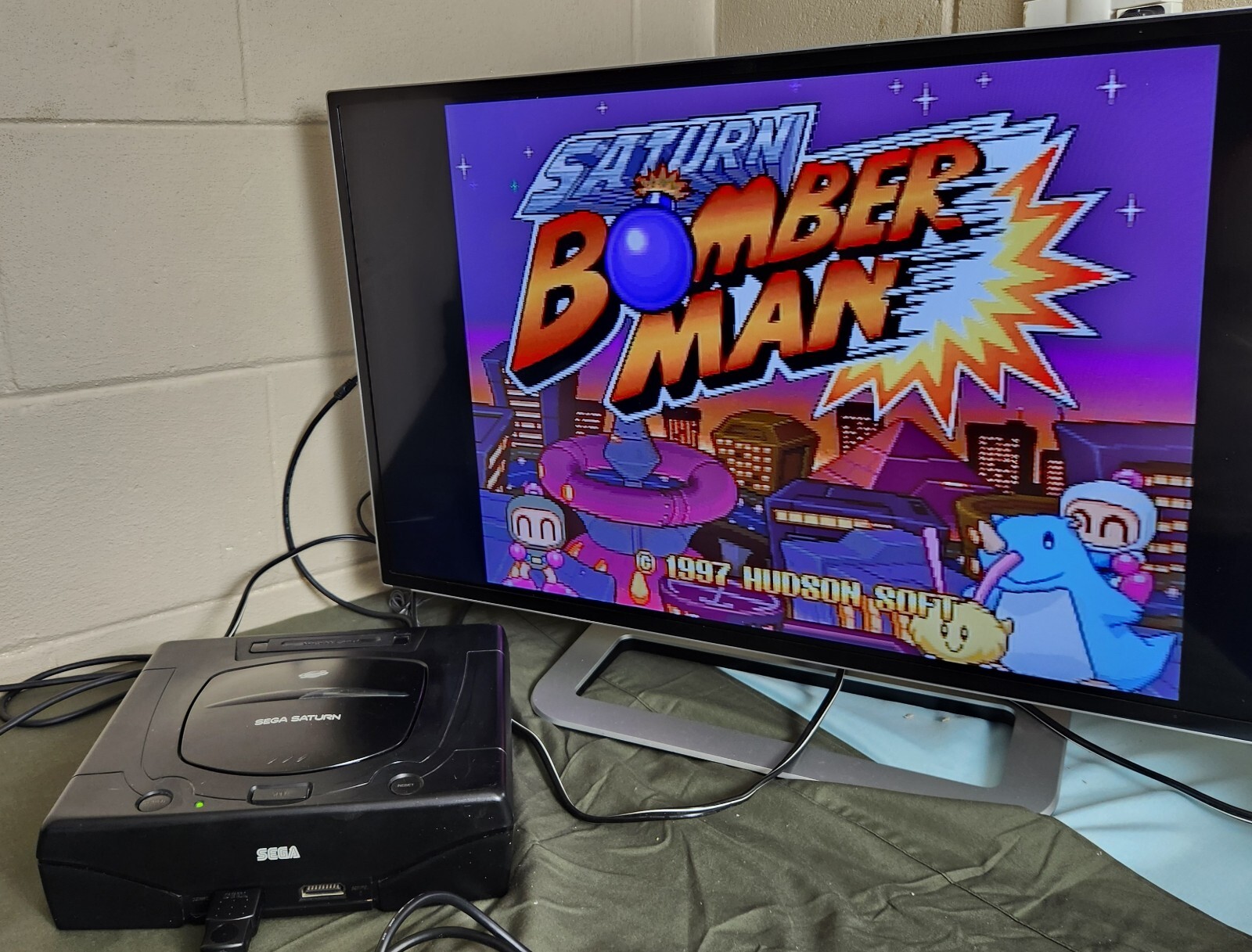 SEGA Saturn Console MK-80000A With Complete Saturn Bomber Man Tested & More!