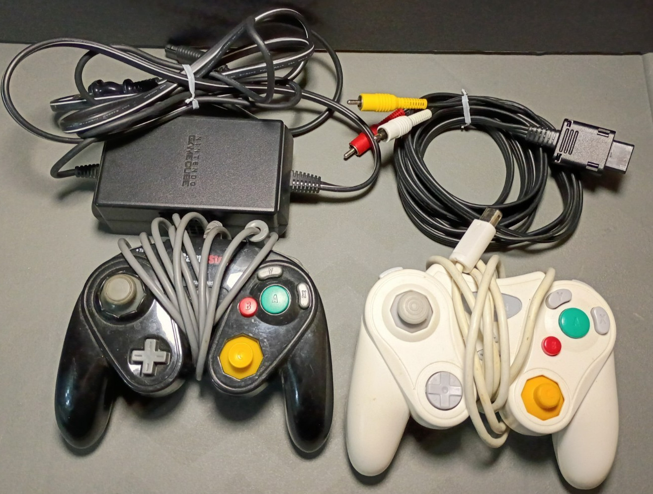 Nintendo GameCube Console Bundle 13 Games 2 Controllers + Accessories