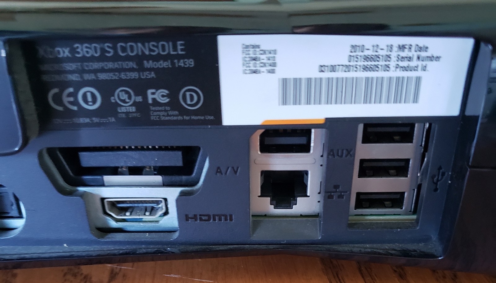 Xbox 360 S ( 1439 ) Bundle