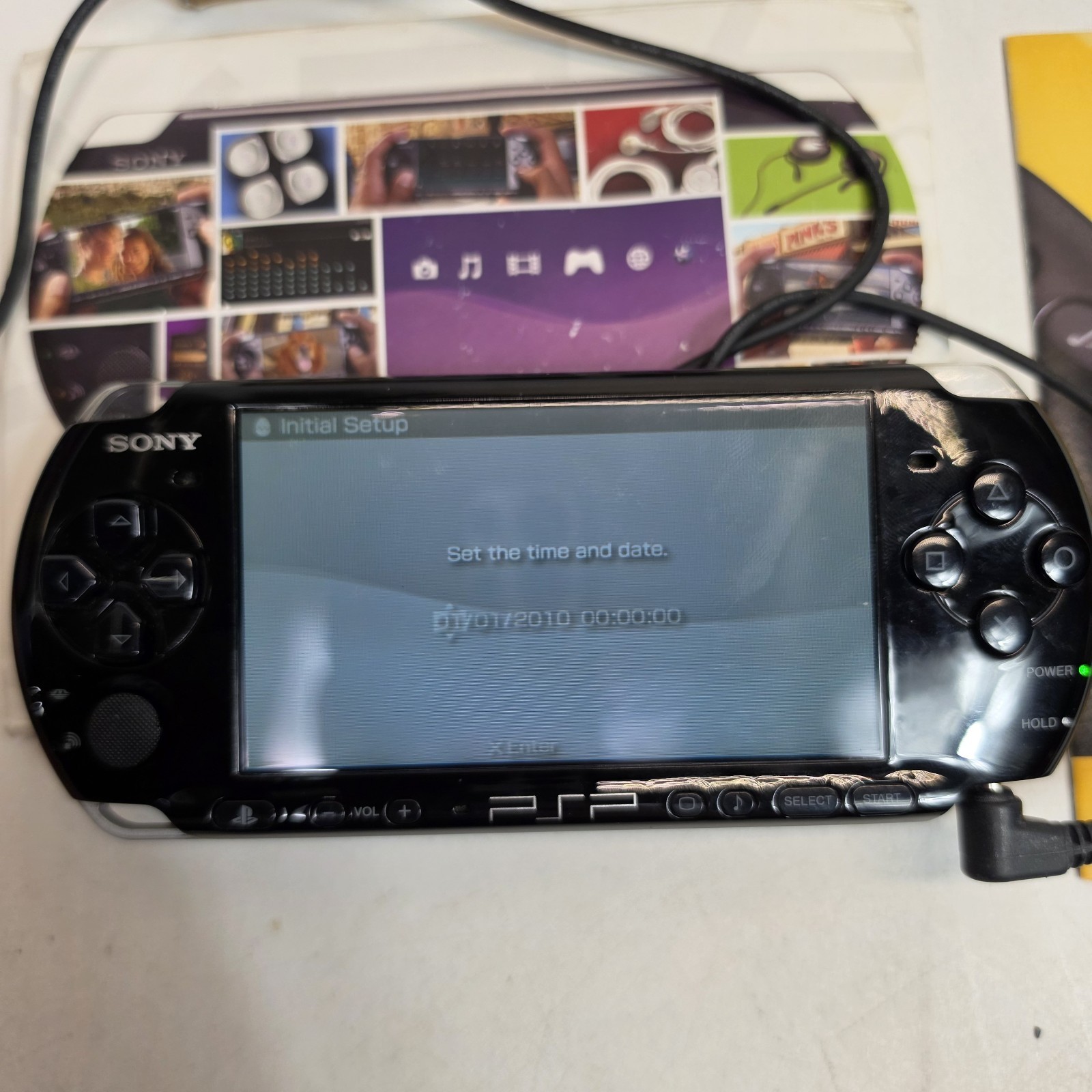 Piano Black Sony PSP 3000 System with Charger + 1gb Memory Card, Tested