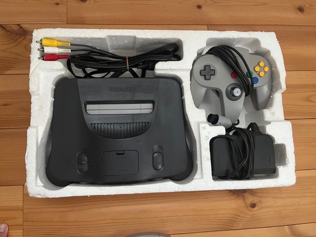 Nintendo 64 N64 Console Japan Memory Expansion Pack and 8 games controller