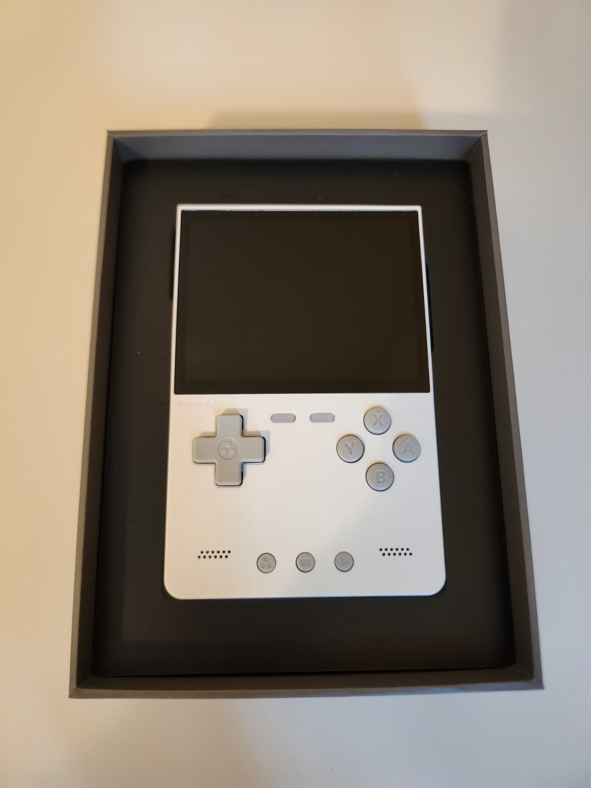 Trimui Brick Handheld Game Console 3.2-inch IPS Screen White with 64GB