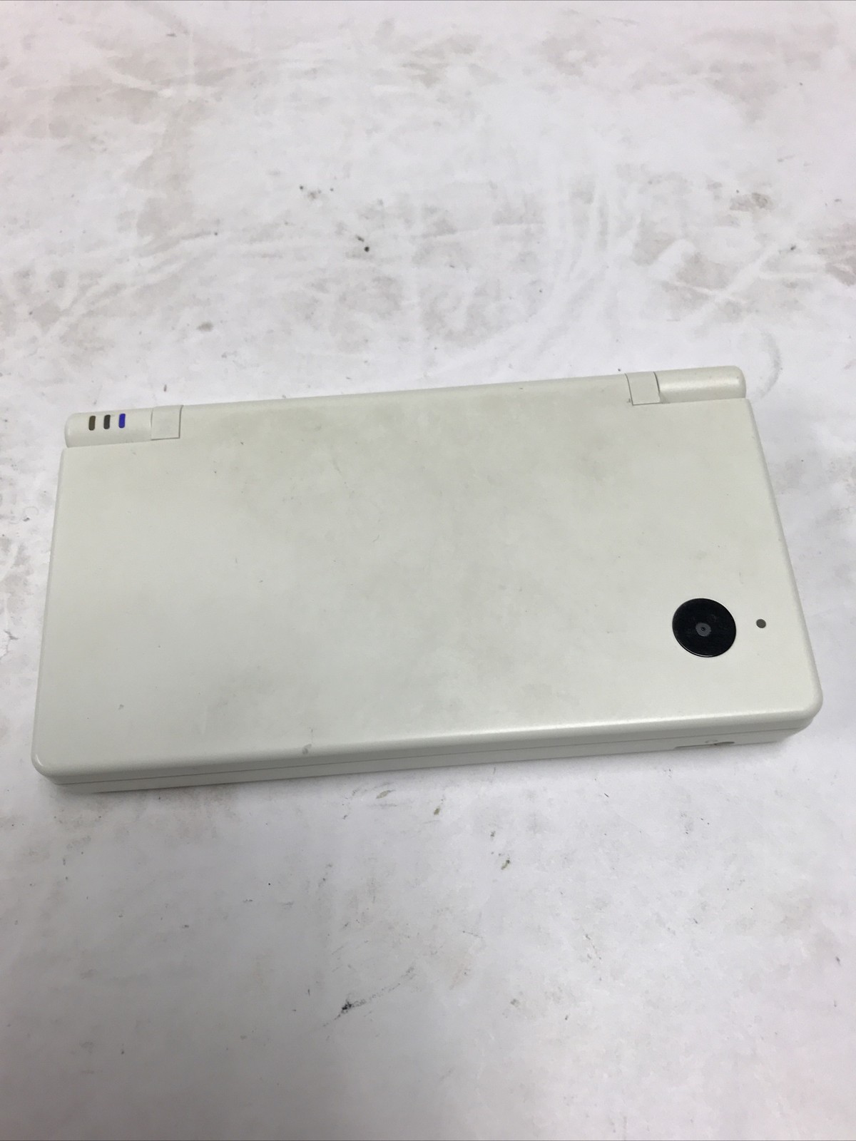 Nintendo DSi White Handheld Console System TWL-001 No cord AS IS