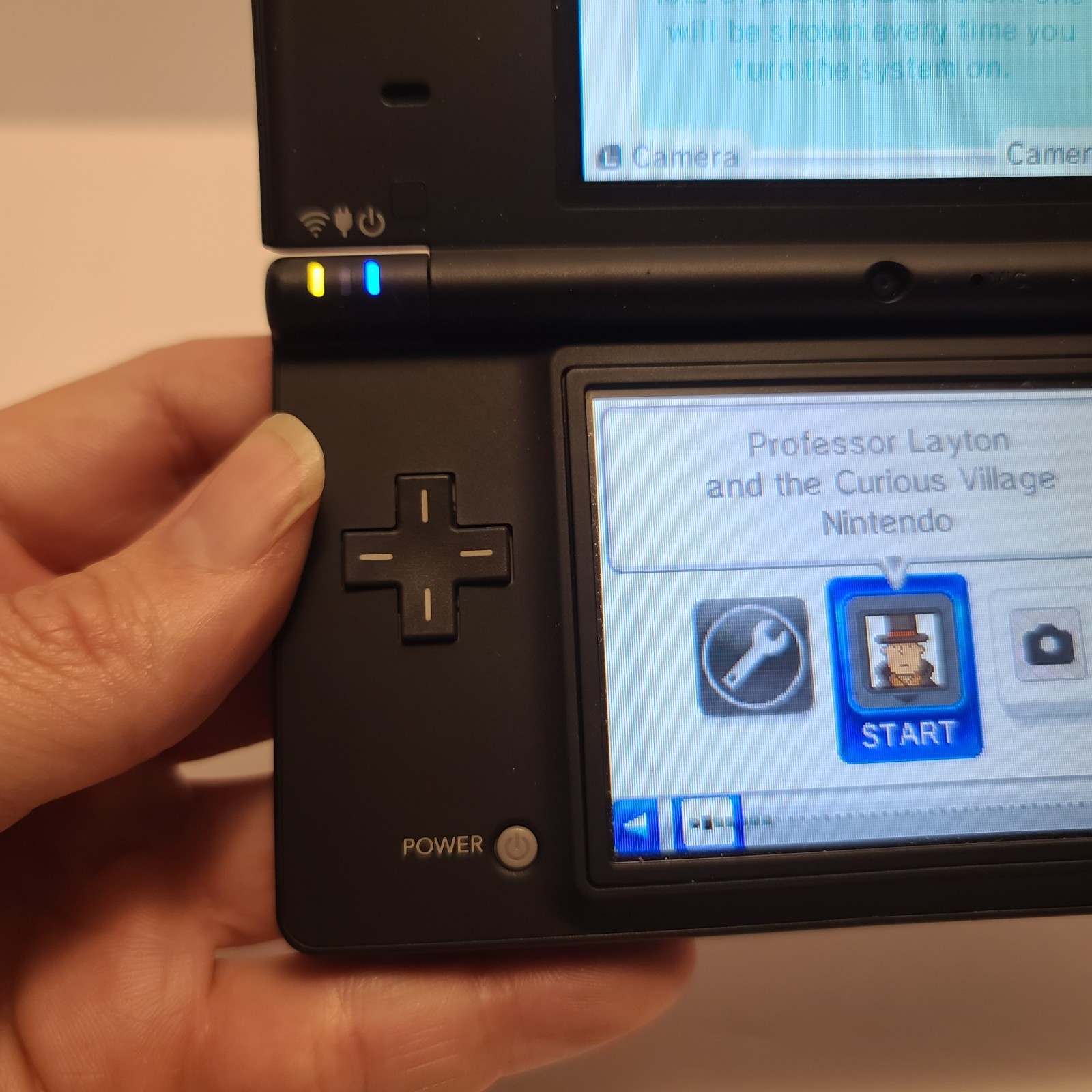 Nintendo DSi Black Handheld Console Touch Screen Wi-Fi Built-In Microphone