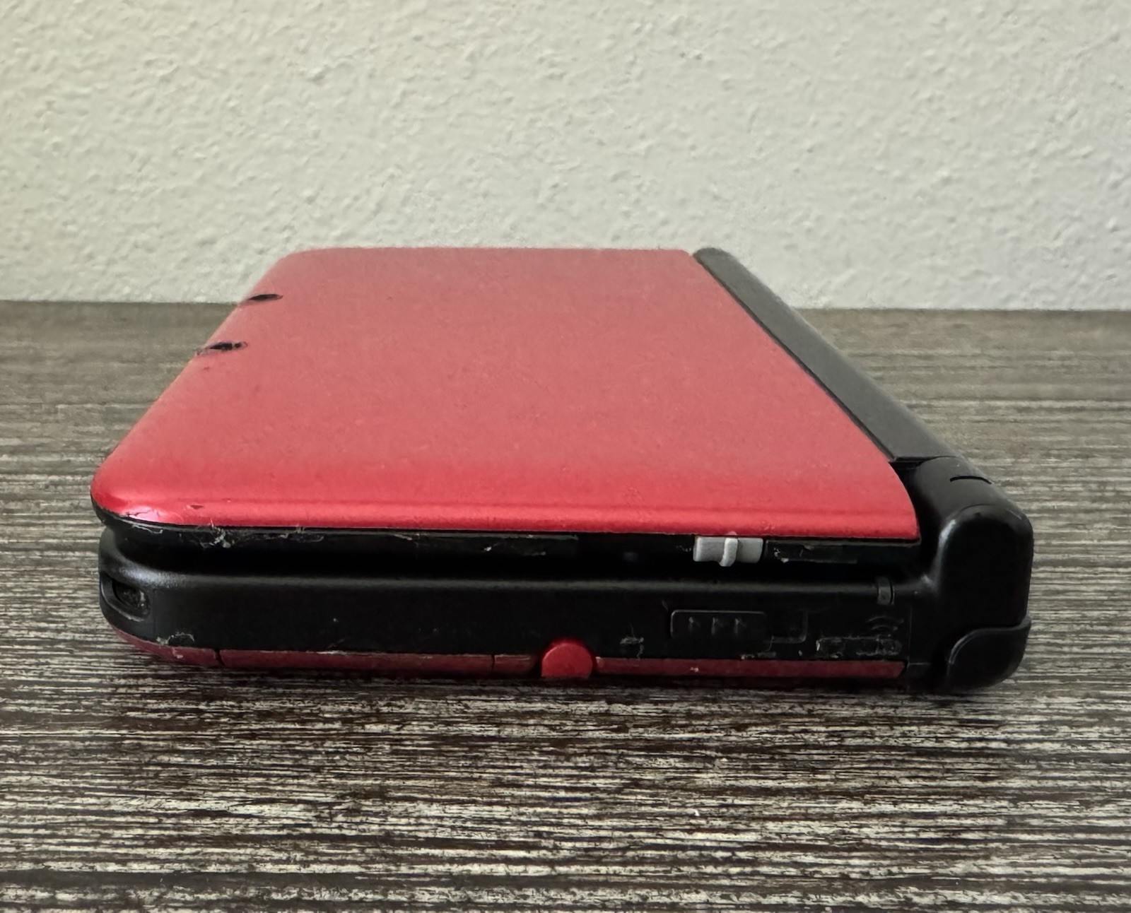 Nintendo 3DS XL Handheld System Red/Black SPR-001 w/ Charger & Stylus TESTED