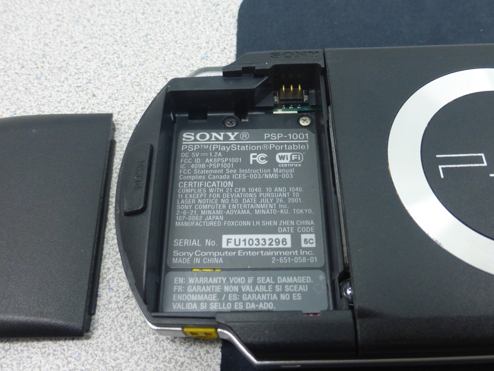Sony PSP 1001 PARTS or REPAIR – WONT READ GAMES