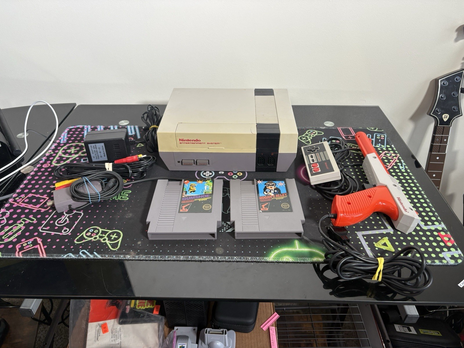 Nintendo Original NES-001 Entertainment System NES Console Zapper 2 Games