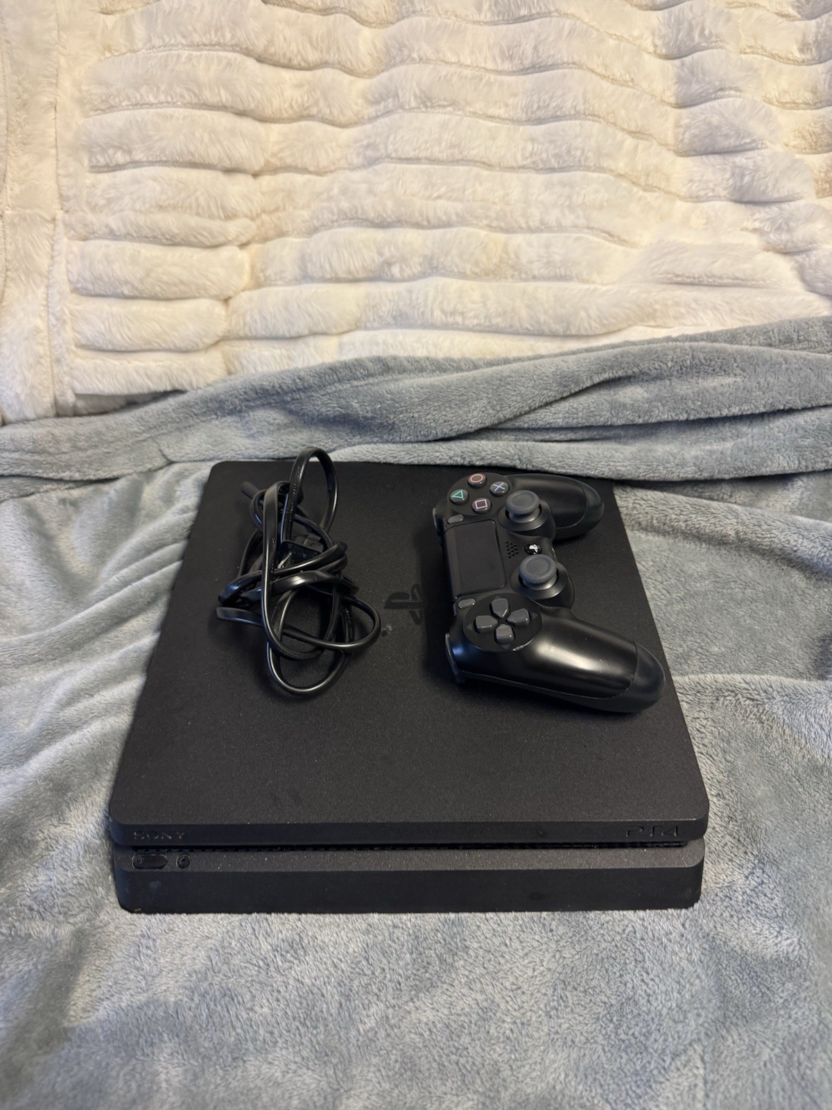 PlayStation 4 Slim PS4 With Wireless Controller HDMI CORD And Power Cord