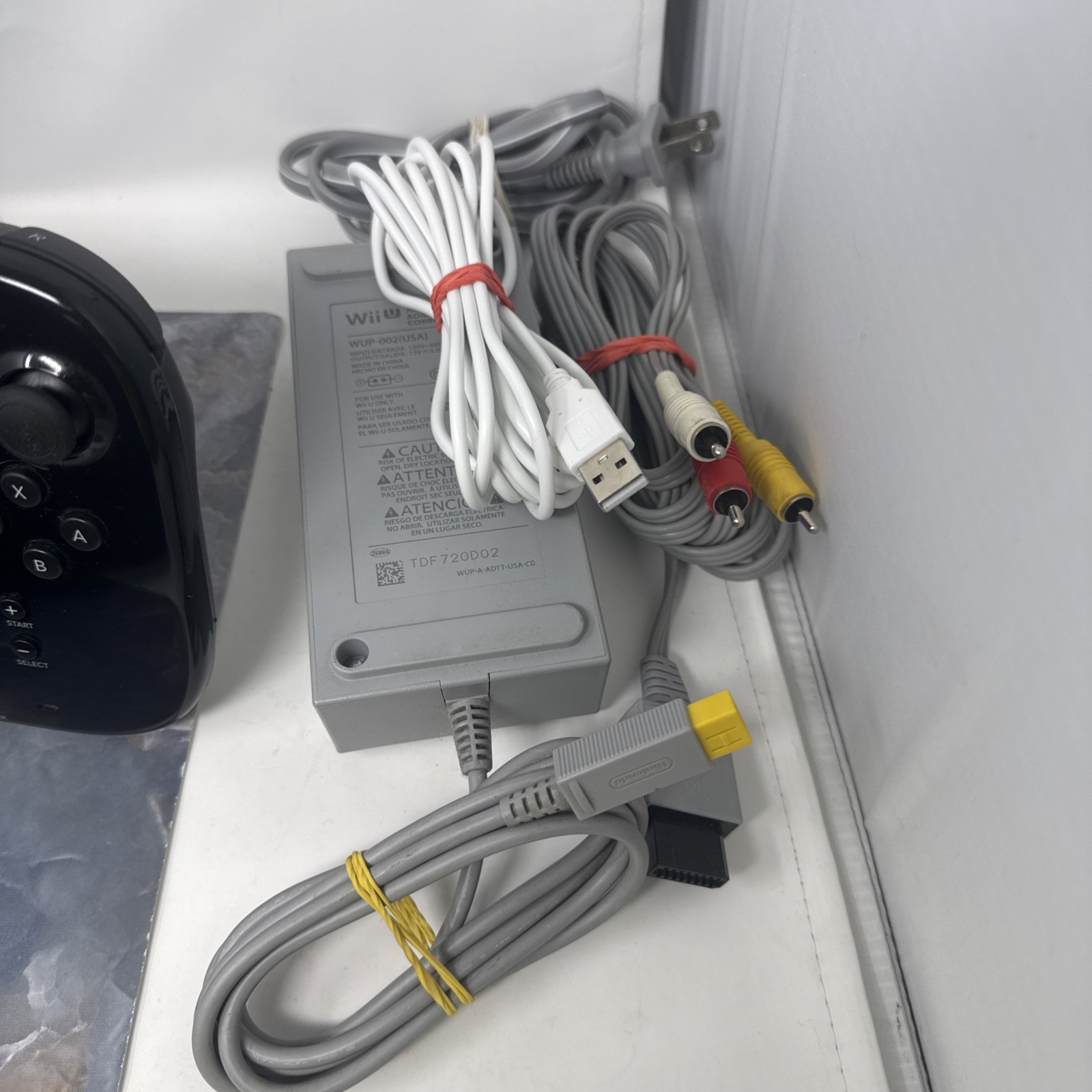 Nintendo Wii U Bundle With 11 Games Tested And Working