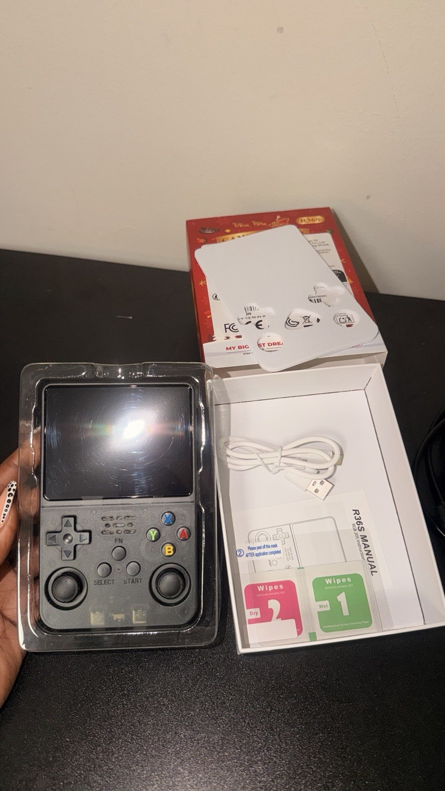R36S Game Master Handheld Console 3.5″ IPS 64GB Black
