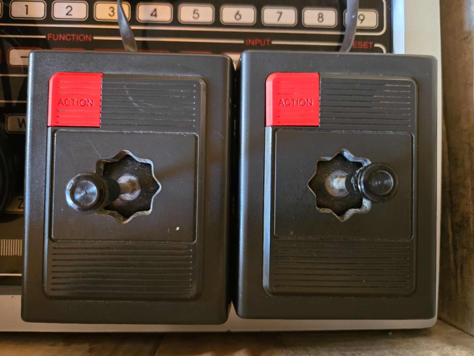 Vintage Magnavox Odyssey 2 Video Game Console + Alien Invades TESTED, Works