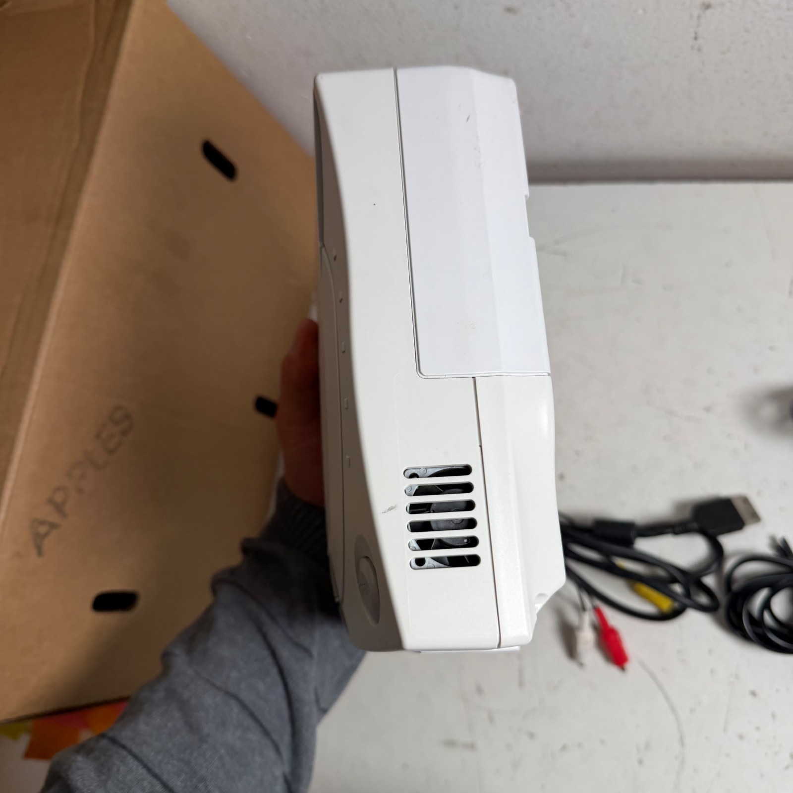 Sega Dreamcast HKT-3020 White Home Video Gaming Console With Controller