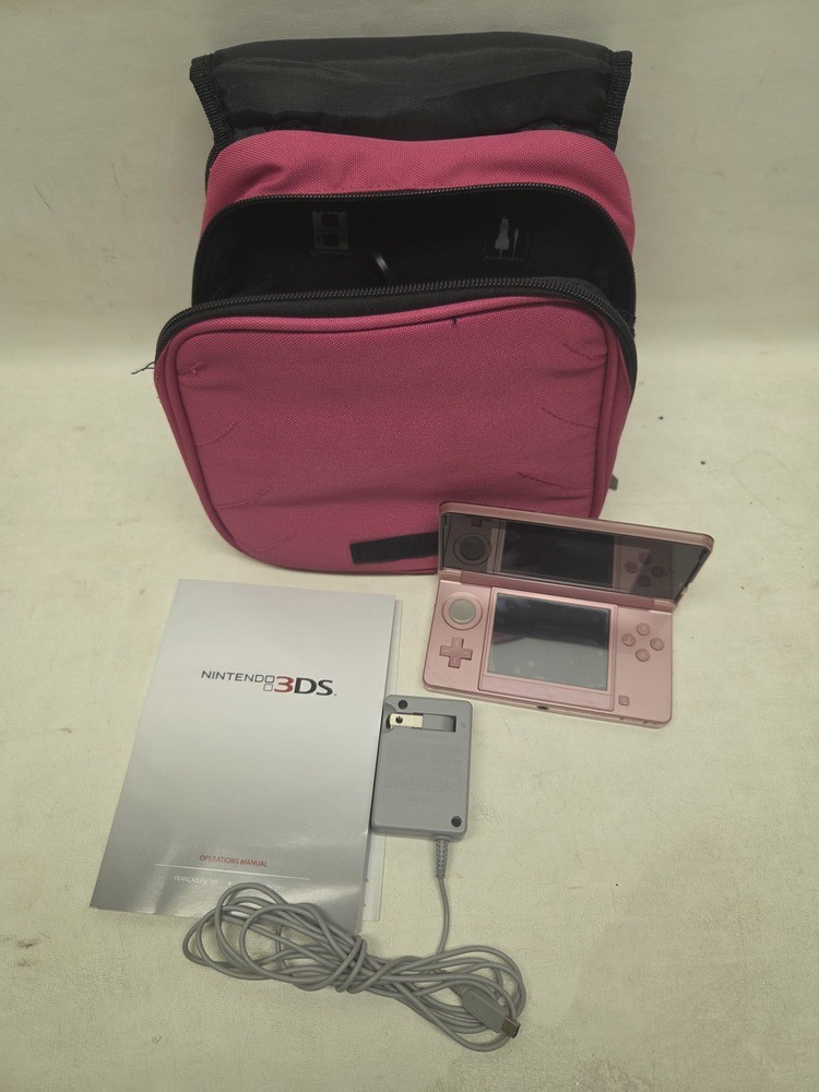 NINTENDO CTR-001(USA) PEARL PINK 3DS WITH CHARGER CASE