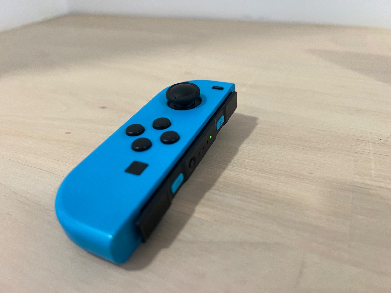 Nintendo Switch Handheld Console Red/Blue controllers EXCELLENT CONDITION